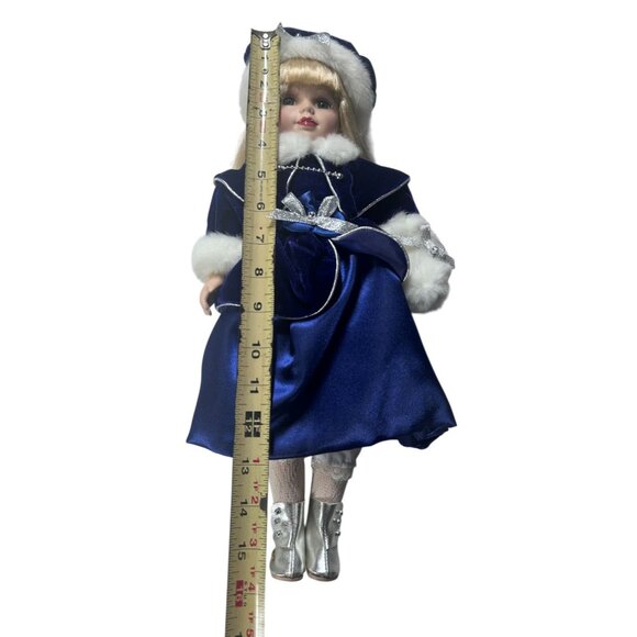 Victorian Star Blue Porcelain Doll With Certificate Of Authenticity 1999 Vintage - Picture 7 of 7